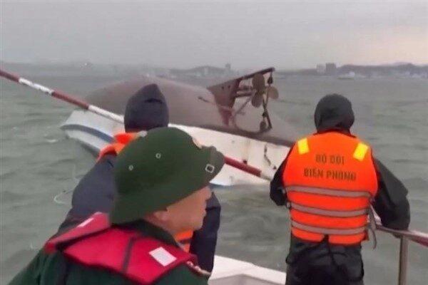 Medya, 48 yolcu ve beş mürettebat taşıyan teknenin Ha Long