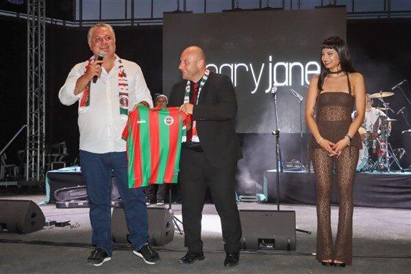 Yalovaspor’a destek ve moral gecesinde Mary Jane ve Eypio sahne