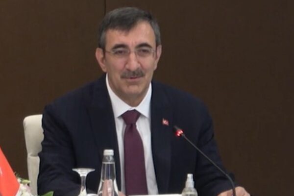 Cumhurbaşkanı Yardımcısı Cevdet Yılmaz, işsizlik oranının bir önceki aya göre