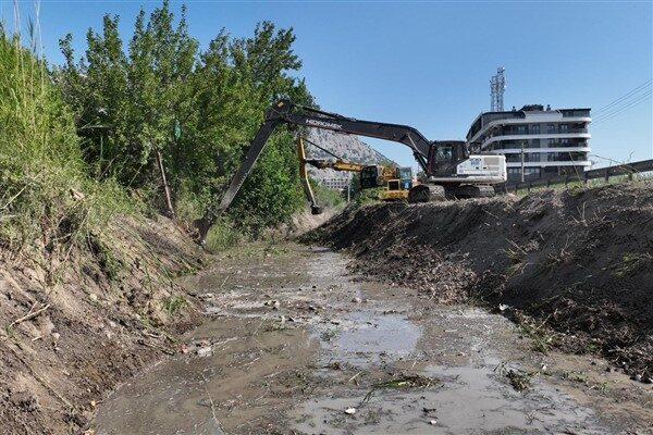 ASAT Genel Müdürlüğü ekipleri, özellikle yoğun yağış dönemlerinde yağmur sularının