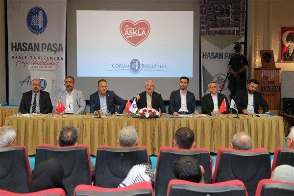 Çorum Belediye Başkanı Halil İbrahim Aşgın, mahalle sakinleri ve mülk