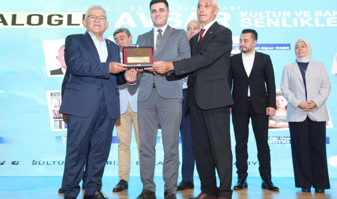 Erciyes Kültür Merkezi’nde düzenlenen panele, Büyükşehir Belediye Başkanı Dr. Memduh