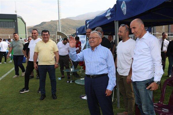 Başkan Büyükkılıç, Erciyes Yüksek İrtifa Kamp Merkezi’ni ziyaret ederek Kayserispor-Alanyaspor