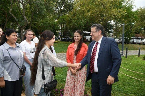 Trabzon Büyükşehir Belediye Başkanı Genç, Özbekistan’ın Buhara kentinde eğitim gören