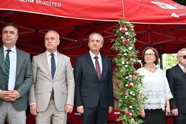 30 Ağustos Zafer Bayramı, Antalya’da Cumhuriyet Meydanı’nda düzenlenen çelenk sunumu