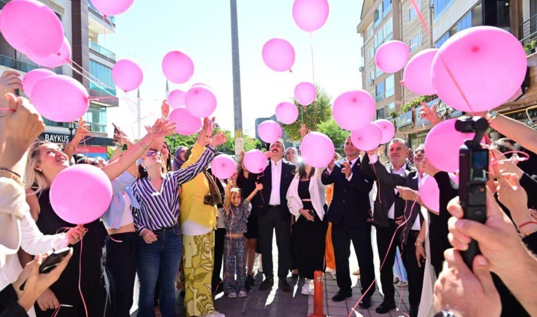 Önce çoğunluğu kadınlardan oluşan Gardenya Sokağı esnafı ile kahvaltıda bir