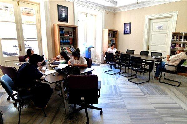 Bornova Belediyesi’nin ilçeye kazandırdığı 8 kitaplık, 9 binin üzerinde üyesi