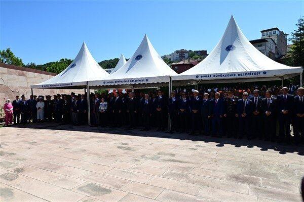 Gerçekleşen anma törenine; Celal Bayar’ın torunu Akile Gürsoy, Cumhurbaşkanlığı Genel