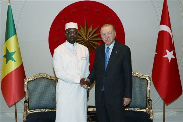 Cumhurbaşkanı Erdoğan, Senegal Başbakanı Sonko ile Atatürk Havalimanı Devlet Konukevi'nde
