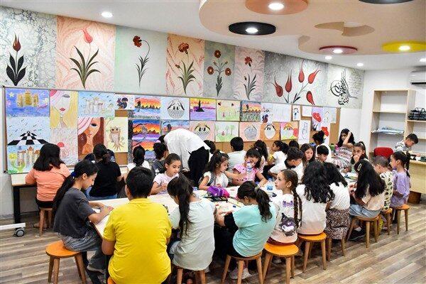 Diyarbakır Büyükşehir Belediyesi, farklı daire başkanlıkları bünyesinde açtığı kurslar ve