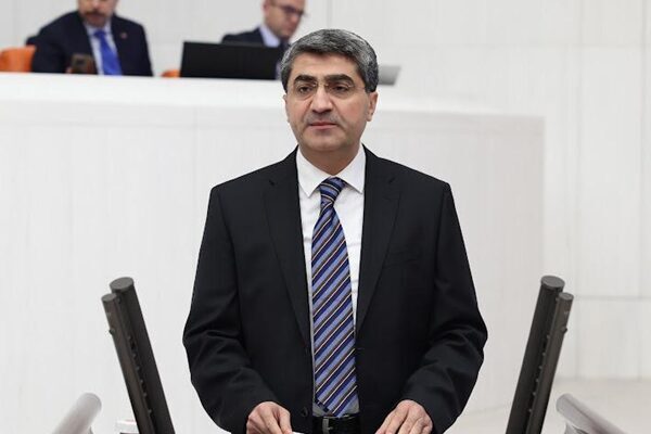 Ekmen, Cumhurbaşkanı Yardımcısı Cevdet Yılmaz’ın yanıtlaması istemiyle verdiği yazılı soru