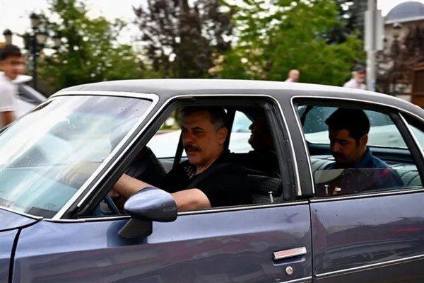 Vali Çiftçi’nin de direksiyon başına geçtiği klasik otomobil kortejinde, 11