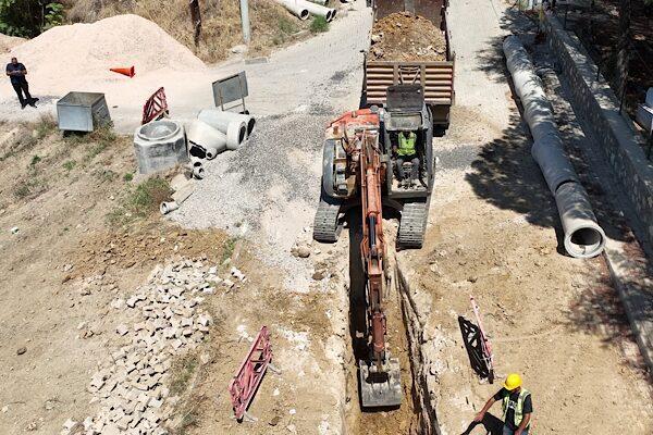 Bursa Büyükşehir Belediyesi tarafından , Gemlik ilçesinde altyapı çalışmaları yürütülüyor.