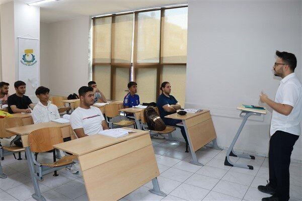 Gençler, Haliliye Belediyesi bünyesinde sunulan üniversiteye hazırlık ve parkur kurslarıyla