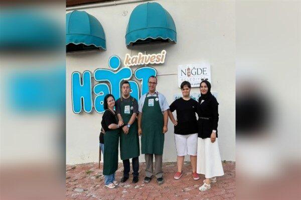 Efendibey Mahallesi’ndeki Mustafa Yiğit Millet Bahçesi’nde hizmet veren Hayat Kahvesi,