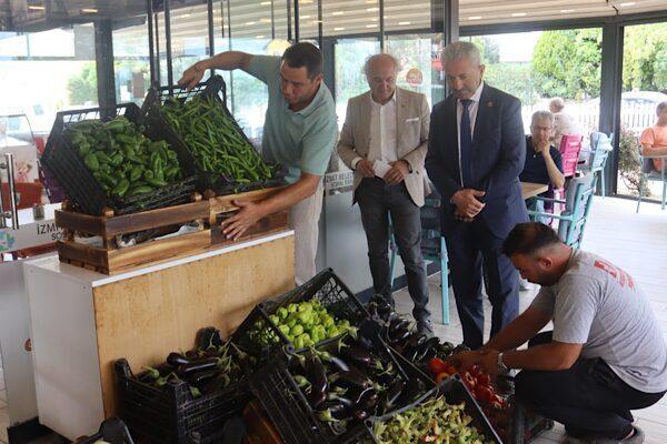 İzmit Belediyes'nin, tarımsal kalkınma projeleri kapsamında üretim bahçelerinde yetiştirilen sebzeler