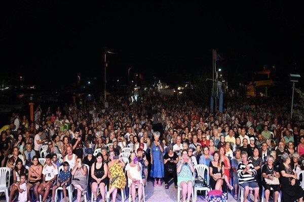 Aydın Büyükşehir Belediye Başkanı Özlem Çerçioğlu’nun öncülüğünde düzenlenen “Yaz Konserleri”