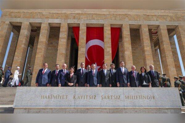 CHP Genel Başkanı Özel, 30 Ağustos Zafer Bayramı’nın 103’üncü yılında