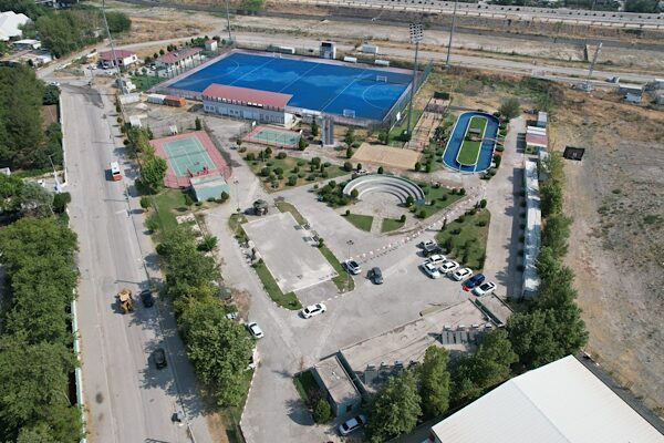 Osmaniye Belediyesi bünyesinde faaliyet gösteren Samet Aybaba Spor Kompleksi içerisinde