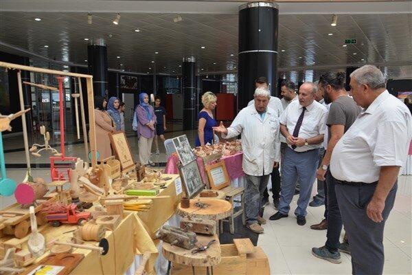 Malatya Büyükşehir Belediyesi Sanat Merkezi Fuaye Alanı’nda düzenlenen serginin açılış