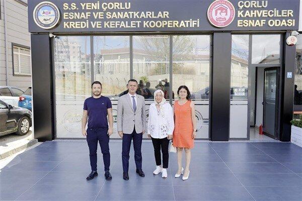 Ziyaret sırasında, kooperatifin çalışmaları ve esnafın güncel durumu hakkında görüş