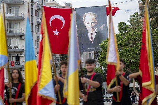 Mersin Büyükşehir Belediye Başkanı Seçer ile Meral Seçer, 30 Ağustos