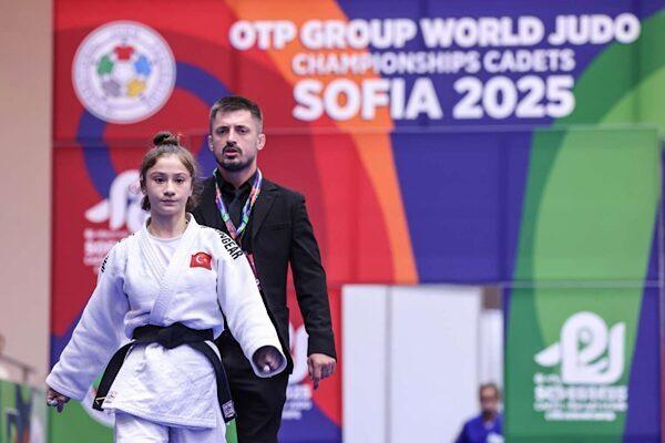 27-30 Ağustos tarihlerinde Bulgaristan’ın başkenti Sofya’da gerçekleştirilen Dünya Ümitler Judo