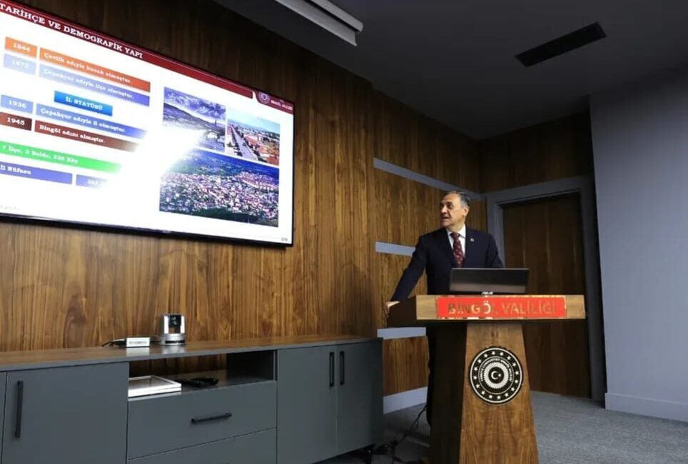 Bingöl programı kapsamında sektör temsilcileriyle bir araya gelen Bakan Yumaklı,