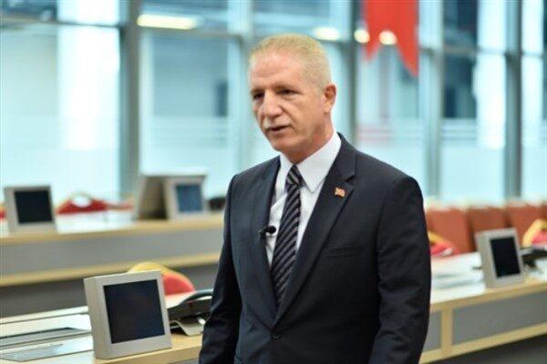 İstanbul Valisi Davut Gül, Fatih ilçesinde esnaf ve vatandaşları ziyaret