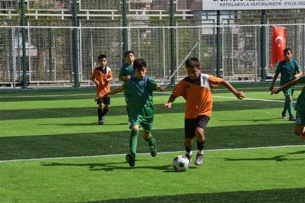Yıldırım Belediyesi tarafından Fidyekızık Spor Tesisi’nde düzenlenen ‘30 Ağustos U-12
