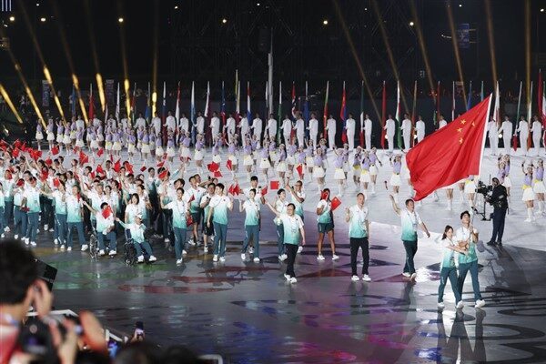 12. Dünya Oyunları, Çin'in Chengdu kentinde dün akşam düzenlenen açılış töreniyle