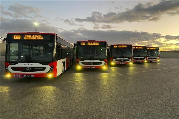 Otobüsler; klimalı, alçak tabanlı, engelli erişimine uygun tasarlandı. Ayrıca yolcu