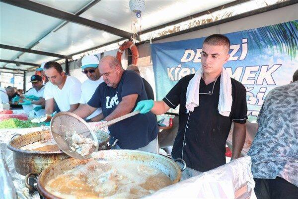 Aliağa Balıkçı Barınağı’nda Aliağa S.S. Su Ürünleri Kooperatifi ile Çakmaklı