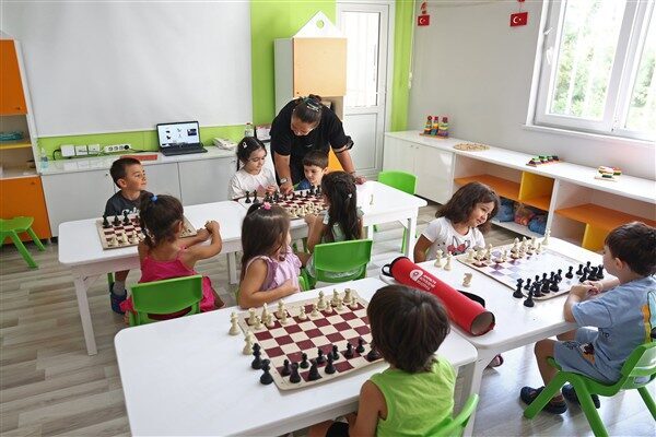 Antalya Büyükşehir Belediyesi’nin, 19 kreş ve gündüz bakımevi, yeni eğitim
