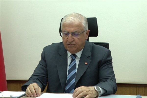 Milli Savunma Bakanı Güler, beraberinde Genelkurmay Başkanı Orgeneral Selçuk Bayraktaroğlu,