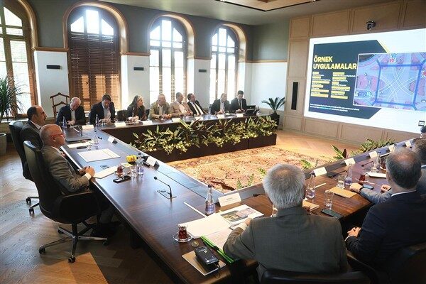 Konya Büyükşehir Belediyesi Taş Bina’da gerçekleşen ziyaretten duyduğu memnuniyeti belirten