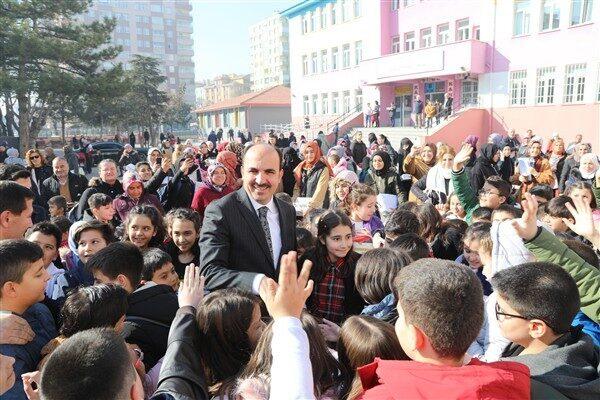 Konya Büyükşehir Belediye Başkanı Uğur İbrahim Altay, eğitim konusunun her