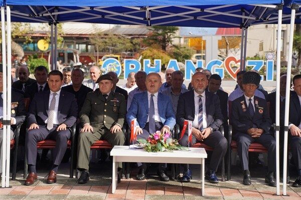 Buluşmaya Başkan Aydın’ın yanı sıra İlçe Kaymakamı Zafer Karamehmetoğlu, Cumhuriyet