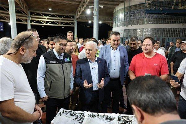 Av yasağının sona ermesiyle denize açılan balıkçılar, yeni sezona başladı.