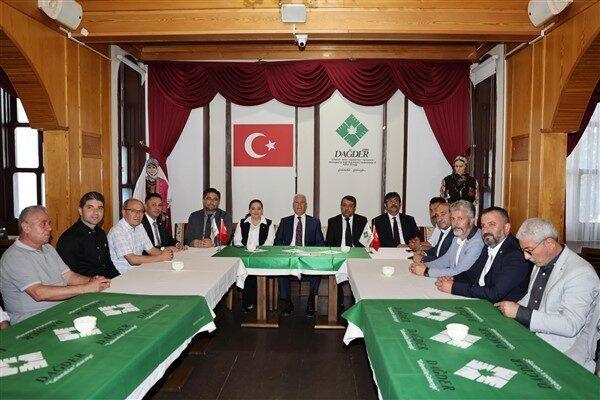 Bursa Büyükşehir Belediye Başkanı Mustafa Bozbey, Tahtakale’deki Dağ Yöresi Yardımlaşma