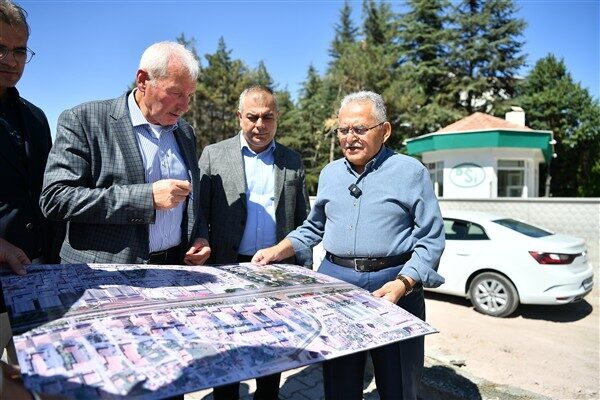 Büyükşehir Belediyesi, Osman Kavuncu Bulvarı üzerinde bulunan DSİ kavşağındaki trafik