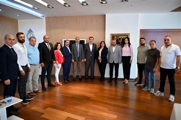 Ziyarette Erdem, Tütenk, Sarıbaş, Özmen ve beraberlerindeki heyet, Çerçioğlu'nu Aydın'da