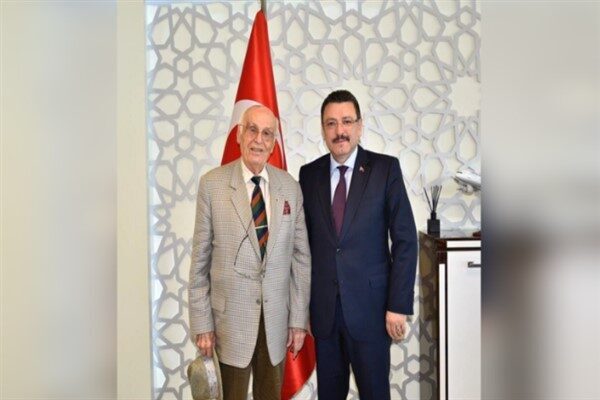 Başkan Genç mesajında, Hasan Melek’in 1980-1984 yılları arasında Trabzon’a önemli