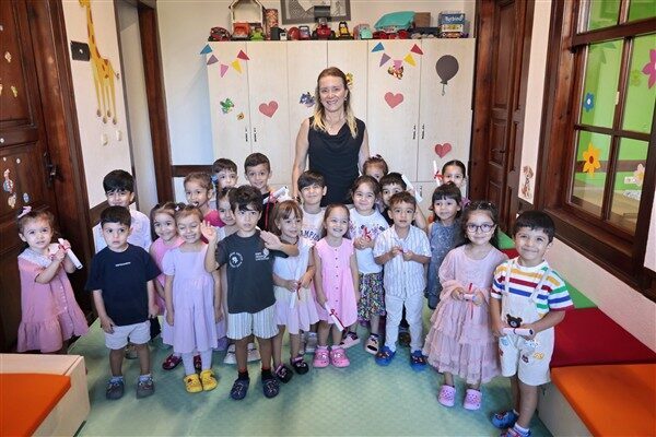 Konak Belediyesi’nin çocukları ve annelerini destekleyen hizmeti Mutlu Çocuklar Oyun