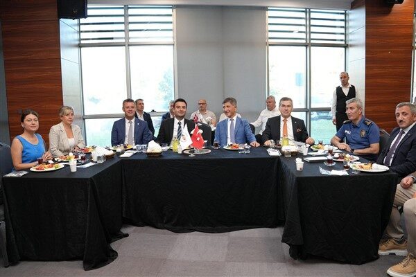 Çorlu Kaymakamı Niyazi Erten, Çorlu TSO Başkanı İzzet Volkan, Çorlu
