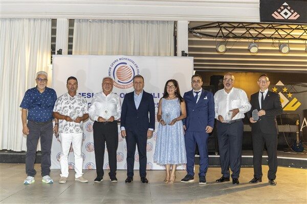 Başkan Seçer, meslekte 30 ve 40. yılını dolduran çevre mühendislerine