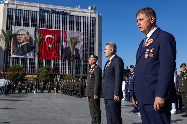 İzmir Büyükşehir Belediye Başkanı Dr. Cemil Tugay, 19 Eylül Gaziler