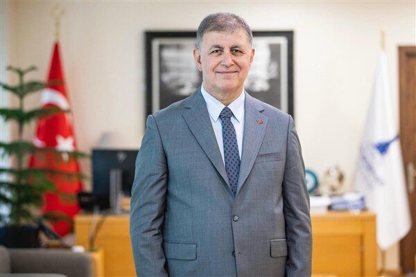 İzmir Büyükşehir Belediye Başkanı Cemil Tugay, Cumhuriyet Halk Partisi'nin (CHP)
