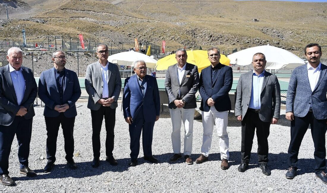 Kayseri Büyükşehir Belediye Başkanı Büyükkılıç, Erciyes’teki Büyükşehir Belediyesi yatırımlarını yerinde