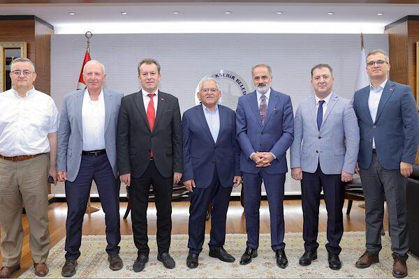 Kayseri Büyükşehir Belediye Başkanı Büyükkılıç, kentte yürütülen projeler ve hizmetleri
